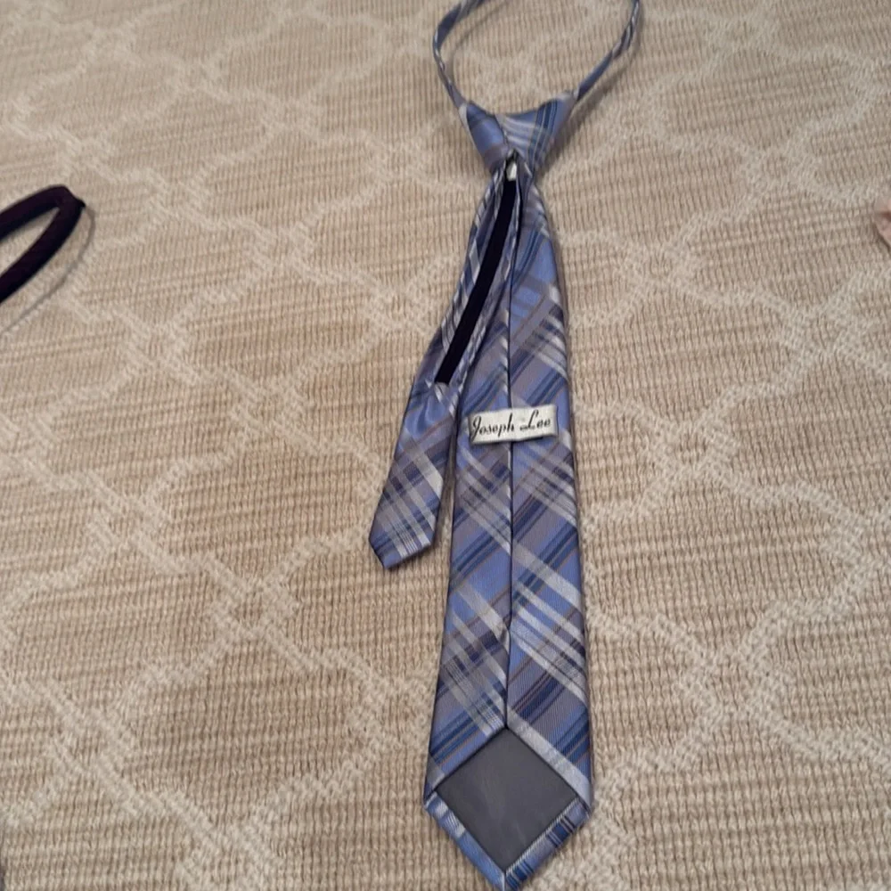 Joseph Lee zip tie light blue shades. Plaid excellent